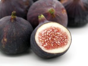 3 figs with one cut open