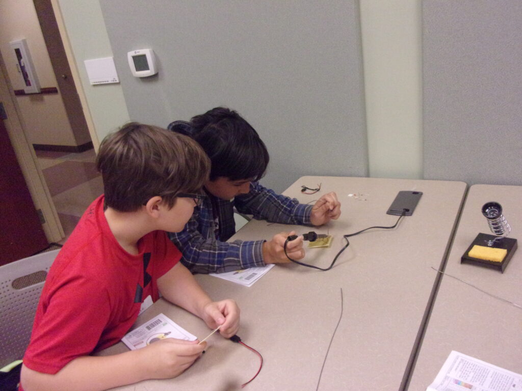 students work on STEM project