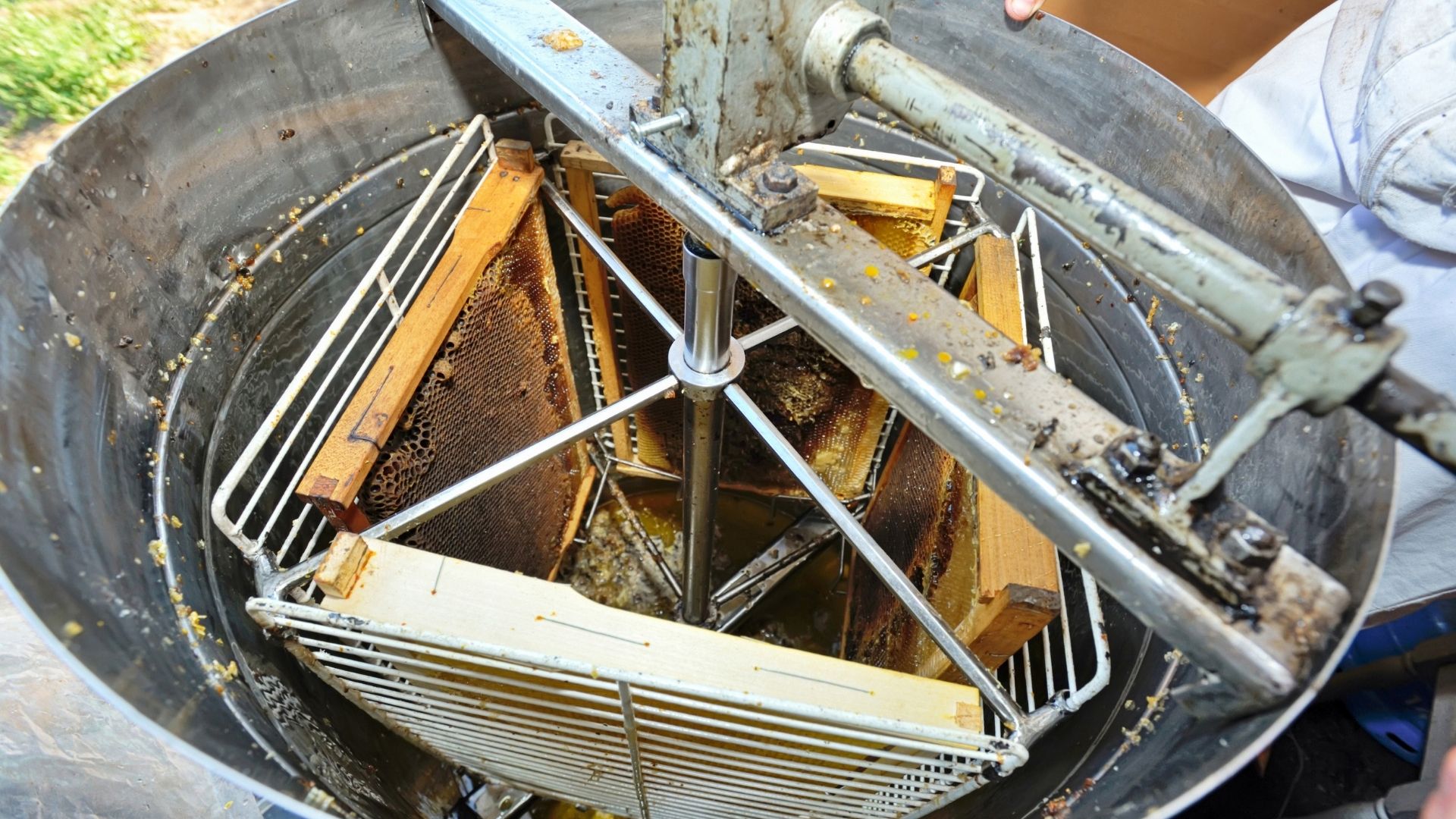 Honey extractor in a barrel